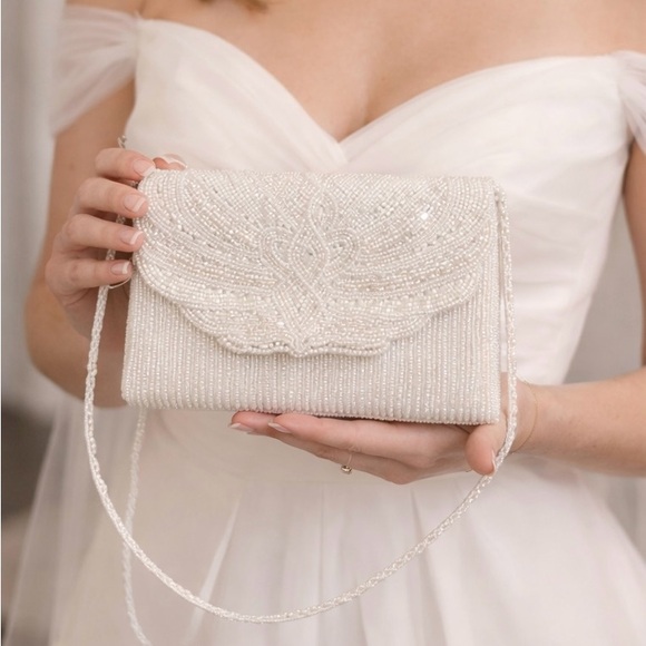 lisa loren Handbags - Lisa Loren Vintage Hand Beaded Pearl Evening Bag Bridal Crossbody Ivory